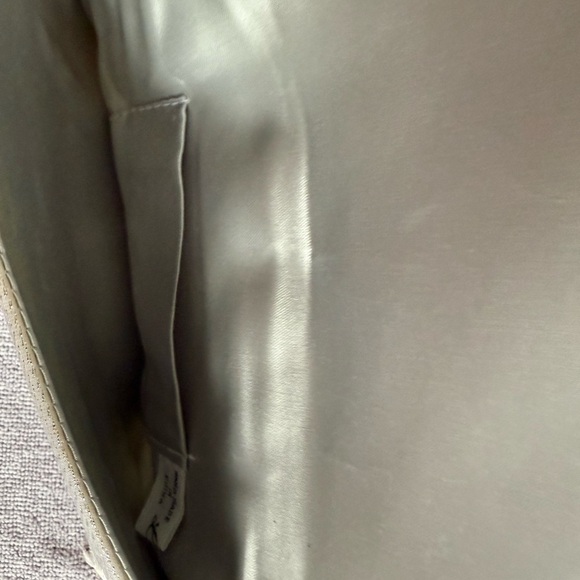 Vintage Silver & White Beaded Clutch La Regale - Picture 2 of 6